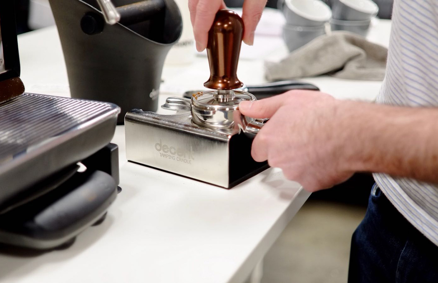 Decent Tamping Cradle the best tamping stand for espresso coffee preparation